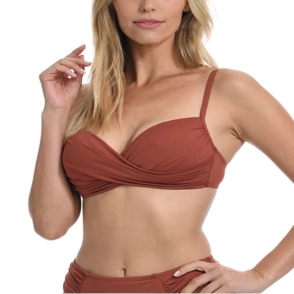 La Blanca Crossover Bikini Top NWT - Picture 1 of 5